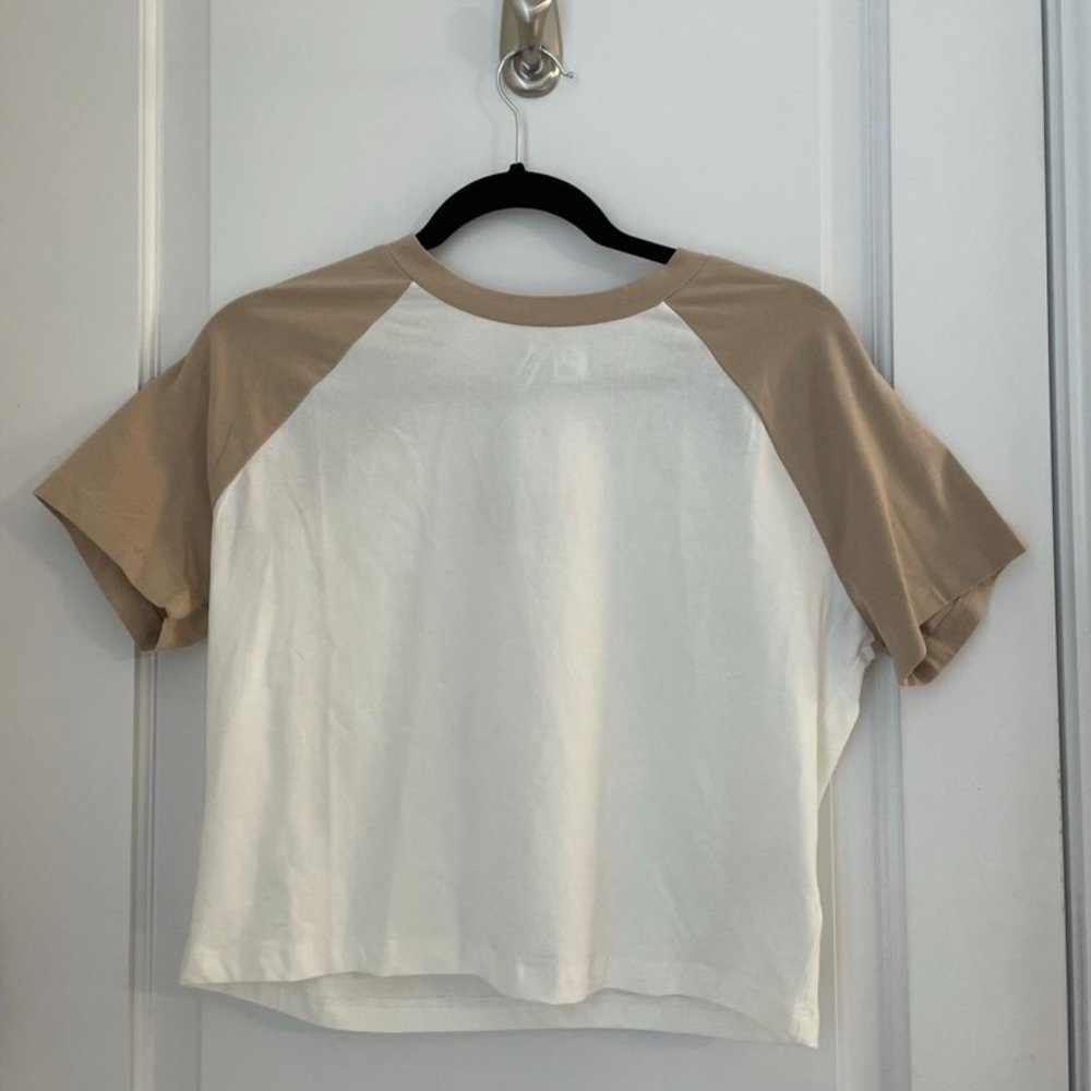H&M Basic Tee - Picture 1 of 5